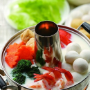 “口水火锅”：剩菜剩油回收给客人吃 你还敢吃吗