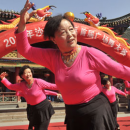 70岁大妈跳广场舞猝死 冬季运动要注意什么问题