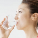 5种错误的喝水方法 警惕引发4大健康问题