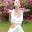 快速丰胸瑜伽操教程 炼出完美胸部曲线