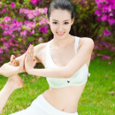 特效丰胸瑜伽五动作 摆脱飞机场变身美胸女王（图）