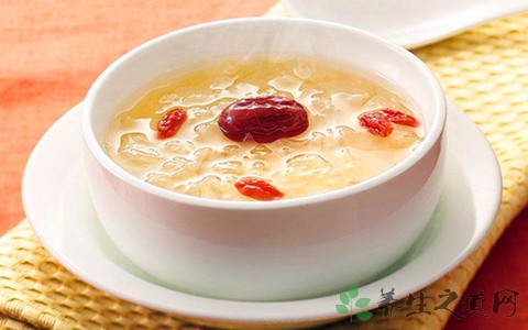 冬季吃银耳红枣好吗